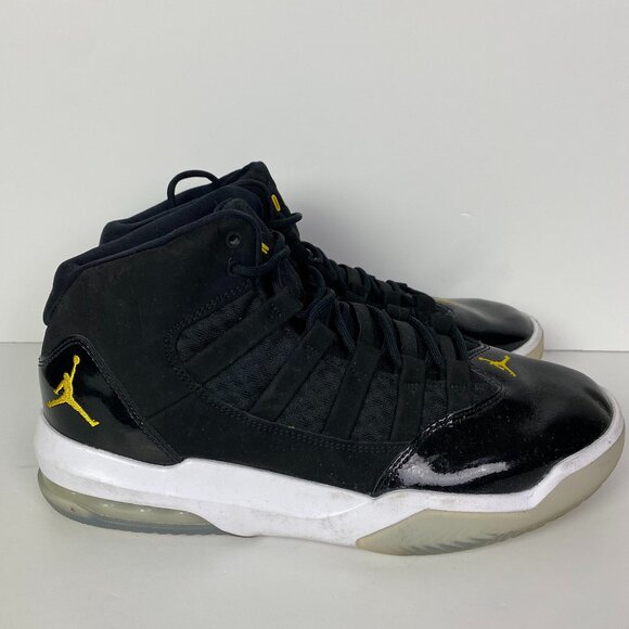 Nike Jordan Max Aura Shoes Men's 9.5 Black University Gold White Basketball Air - Picture 1 of 14